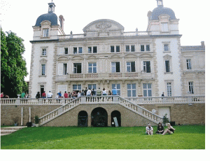 Contiki’s Chateau De Cruix