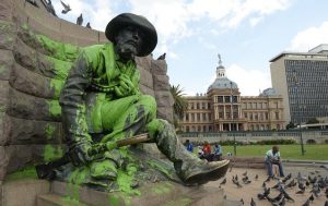 Paul Kruger's statue was spoiled with paint again Image: BD Live.